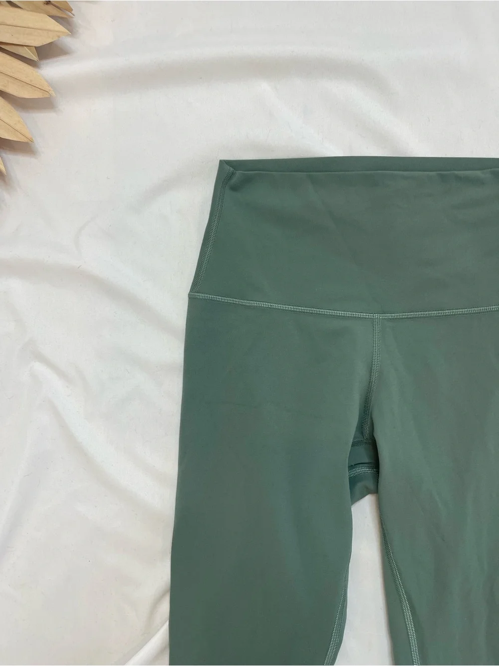 Lululemon Athletica Align High Rise 25” Green Leggings Pants Size 4